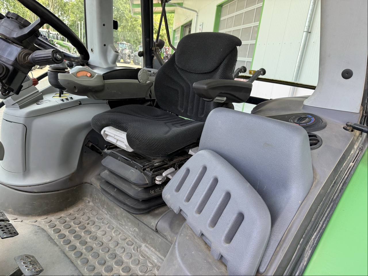 Deutz-Fahr Agrotron TTV 630 - جرار: صورة 3 Deutz-Fahr Agrotron TTV 630 - جرار: صورة 3