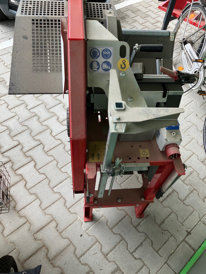 EiFo Wippkreissäge 700 E - أدوات ومعدات: صورة 2 EiFo Wippkreissäge 700 E - أدوات ومعدات: صورة 2