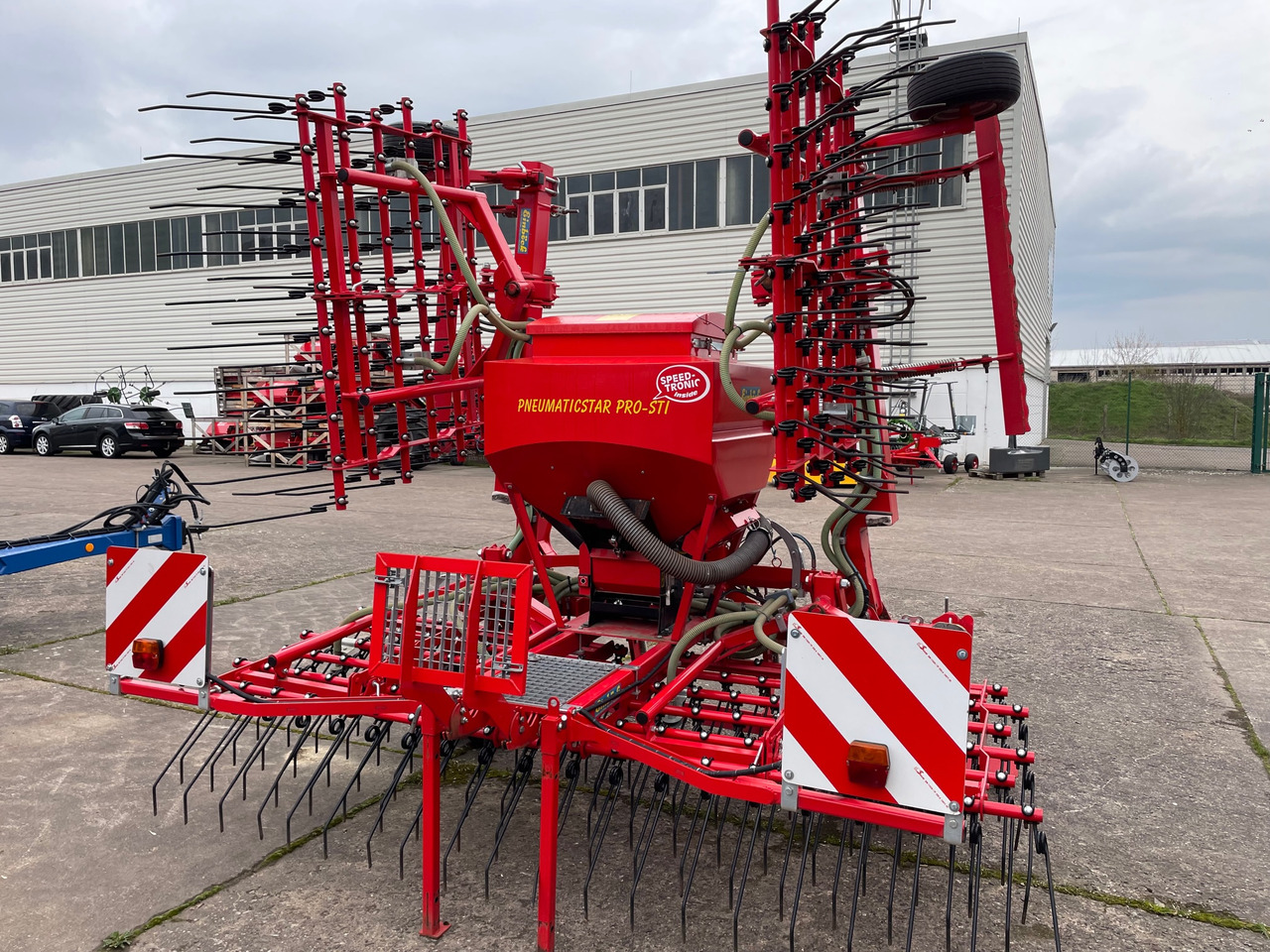 Einböck Pneumaticstar Pro 600 STI - آلة بذر: صورة 1 Einböck Pneumaticstar Pro 600 STI - آلة بذر: صورة 1