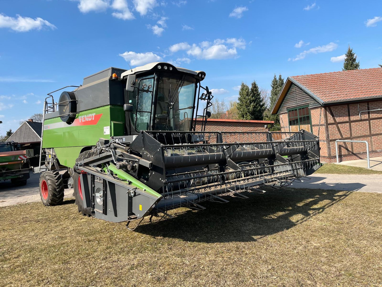 Fendt 5225 E 5,50m PowerFlow Schneiwerk - حصادة: صورة 1 Fendt 5225 E 5,50m PowerFlow Schneiwerk - حصادة: صورة 1