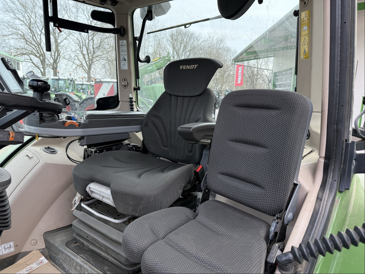 Fendt 724 Vario S4 - جرار: صورة 5 Fendt 724 Vario S4 - جرار: صورة 5