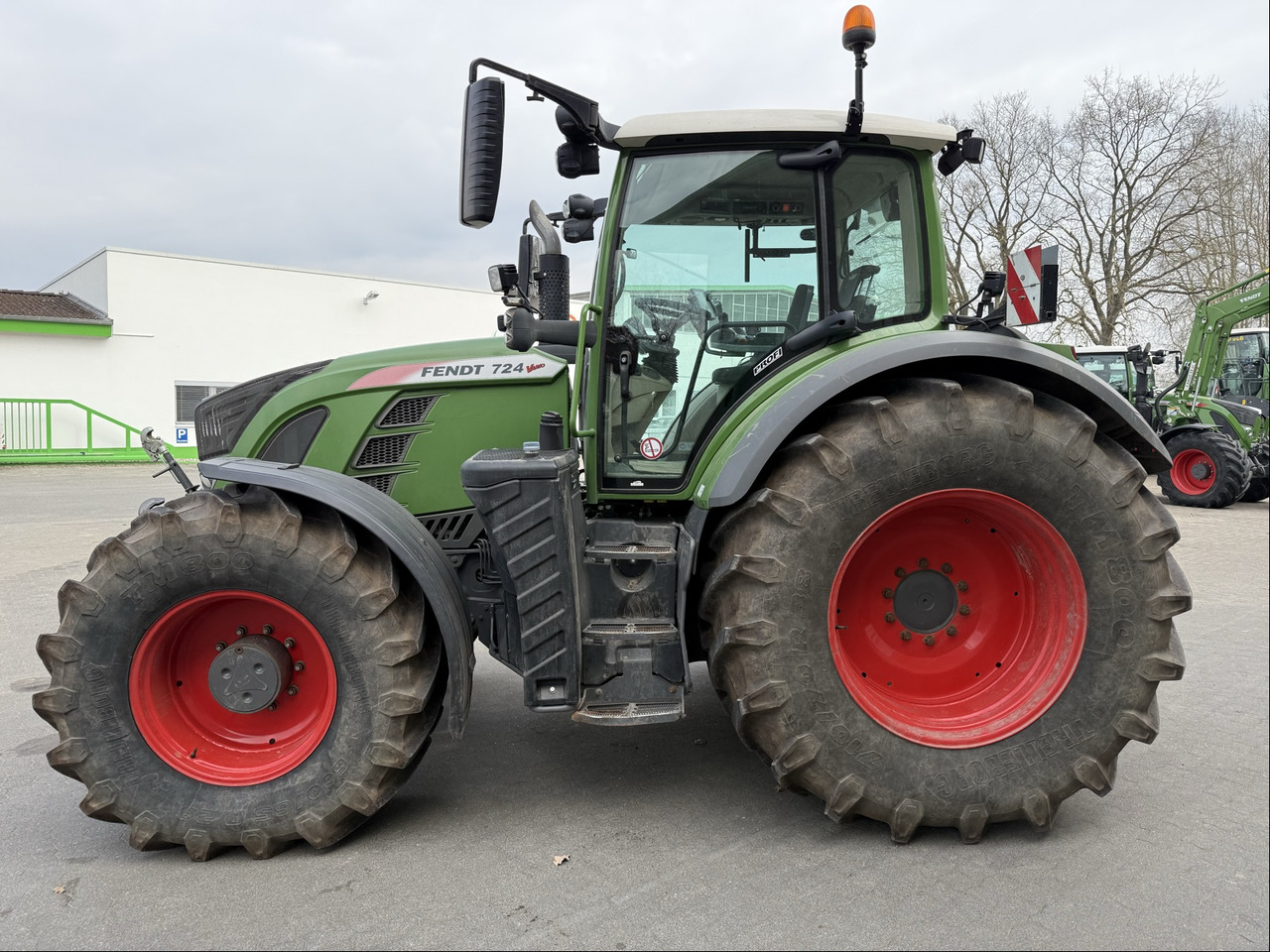 Fendt 724 Vario S4 - جرار: صورة 2 Fendt 724 Vario S4 - جرار: صورة 2