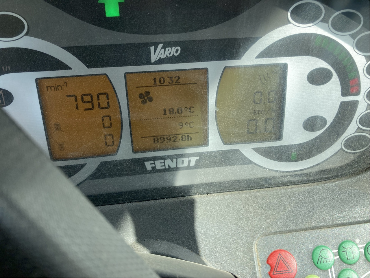 Fendt 724 Vario SCR - جرار: صورة 4 Fendt 724 Vario SCR - جرار: صورة 4