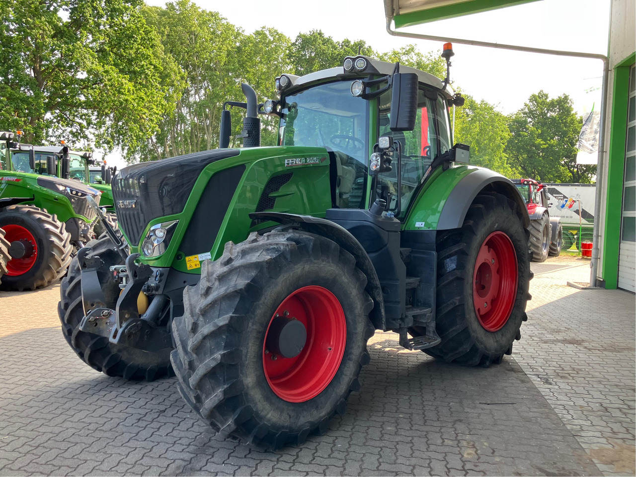 Fendt 826 Vario S4 Profi Plus RTK - جرار: صورة 1 Fendt 826 Vario S4 Profi Plus RTK - جرار: صورة 1