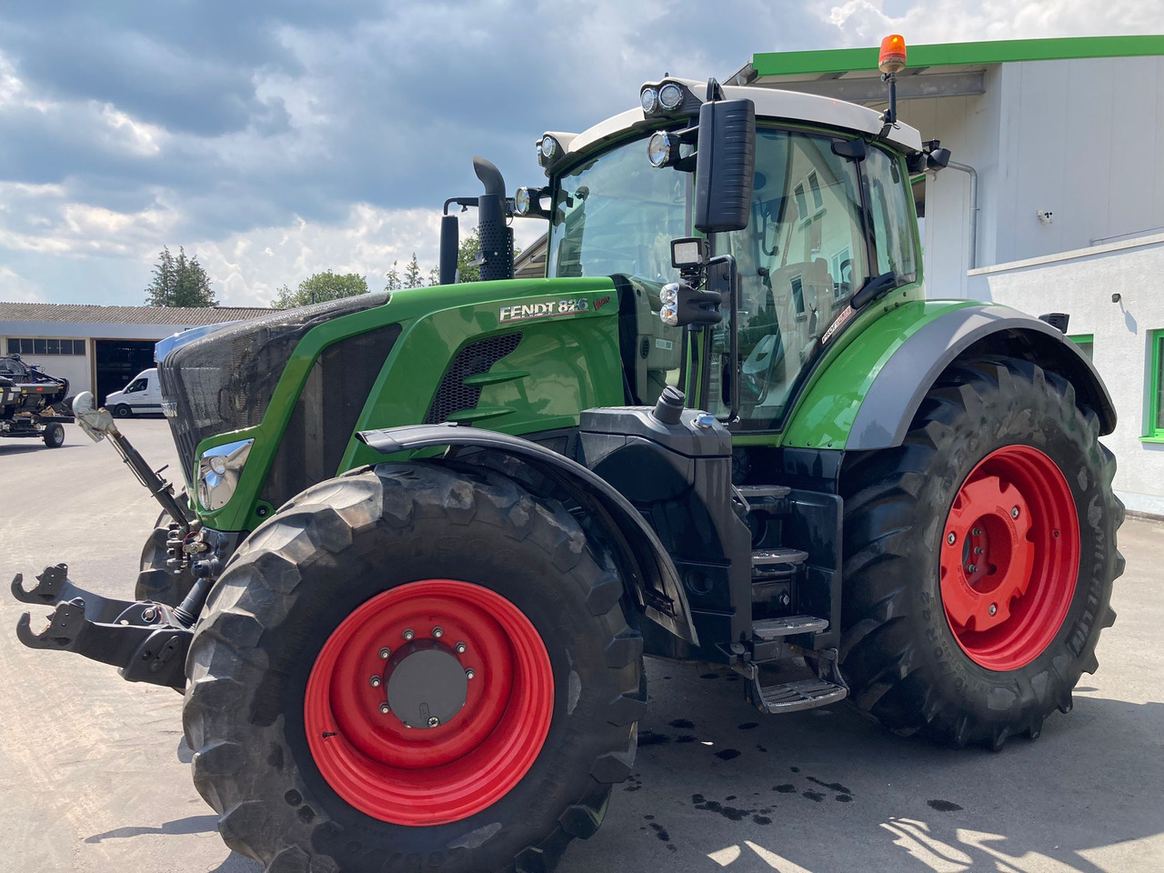 Fendt 826 Vario S4 Profi - جرار: صورة 1 Fendt 826 Vario S4 Profi - جرار: صورة 1