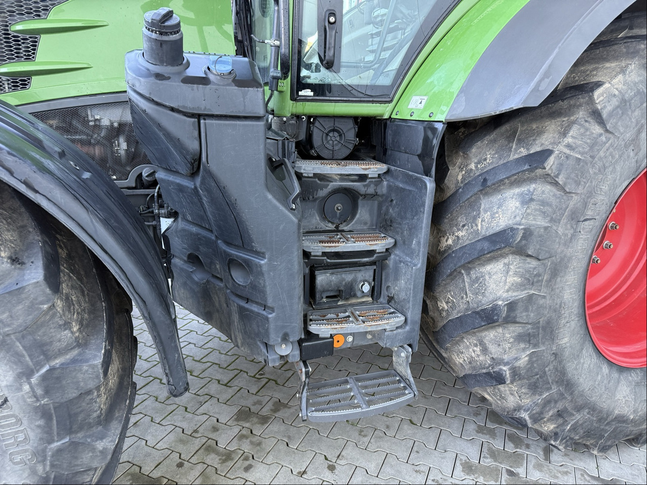 Fendt 828 Vario ProfiPlus Motor NEU - جرار: صورة 3 Fendt 828 Vario ProfiPlus Motor NEU - جرار: صورة 3