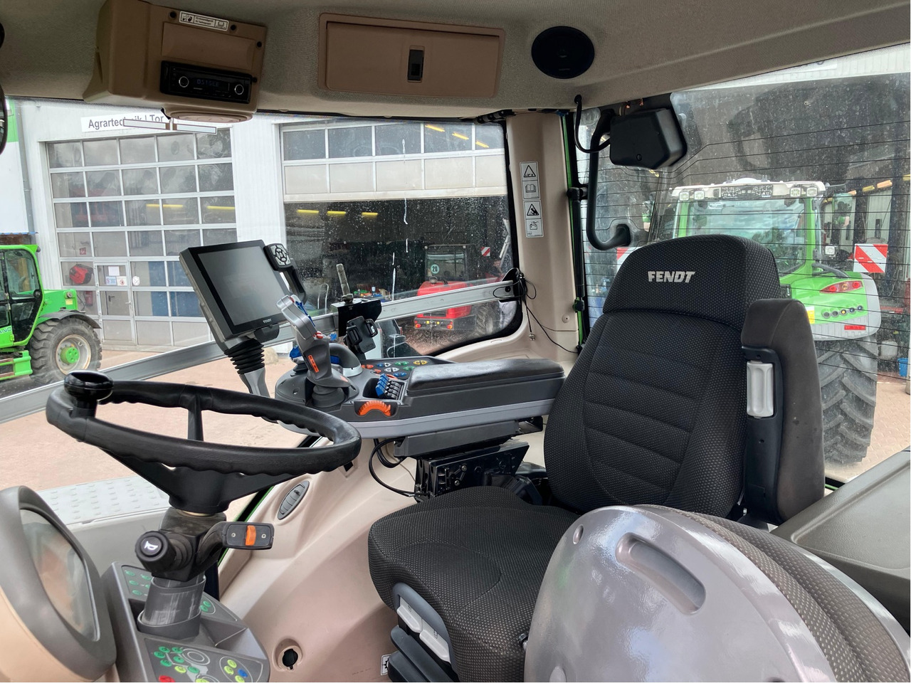 Fendt 828 Vario S4 ProfiPlus - جرار: صورة 4 Fendt 828 Vario S4 ProfiPlus - جرار: صورة 4