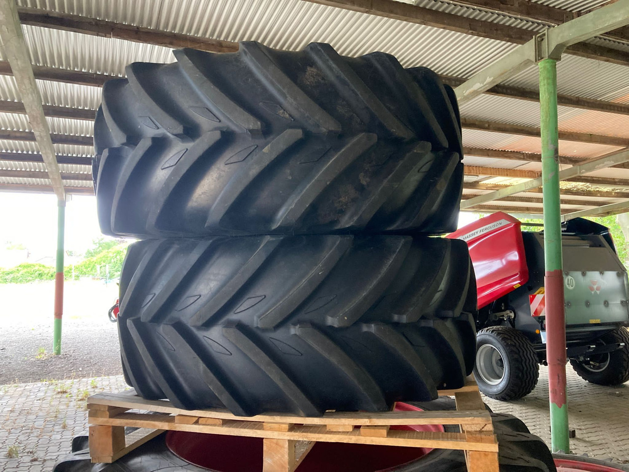 Fendt VF520/60R28 VF650/60R38 - الإطارات والجنوط: صورة 4 Fendt VF520/60R28 VF650/60R38 - الإطارات والجنوط: صورة 4