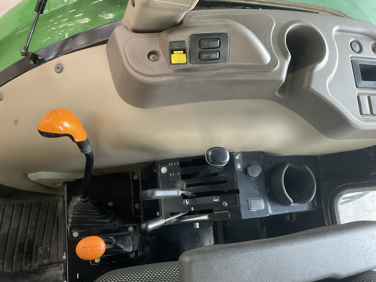 John Deere 5055 E - جرار: صورة 3 John Deere 5055 E - جرار: صورة 3