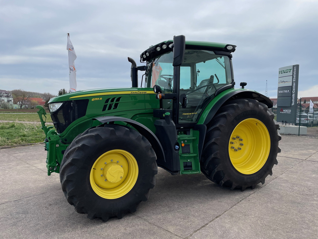John Deere 6155R AutoPowr Premium Edition - جرار: صورة 1 John Deere 6155R AutoPowr Premium Edition - جرار: صورة 1