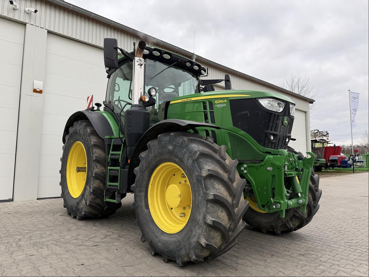 John Deere 6250 R - جرار: صورة 1 John Deere 6250 R - جرار: صورة 1