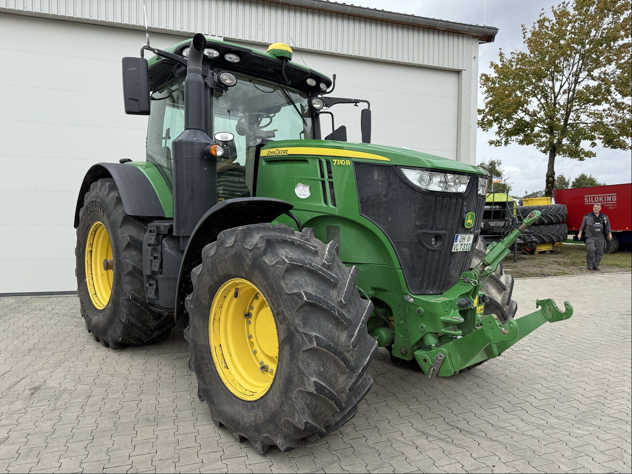 John Deere 7310R E23 - جرار: صورة 1 John Deere 7310R E23 - جرار: صورة 1