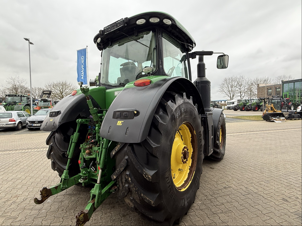 John Deere 8320 R - جرار: صورة 5 John Deere 8320 R - جرار: صورة 5