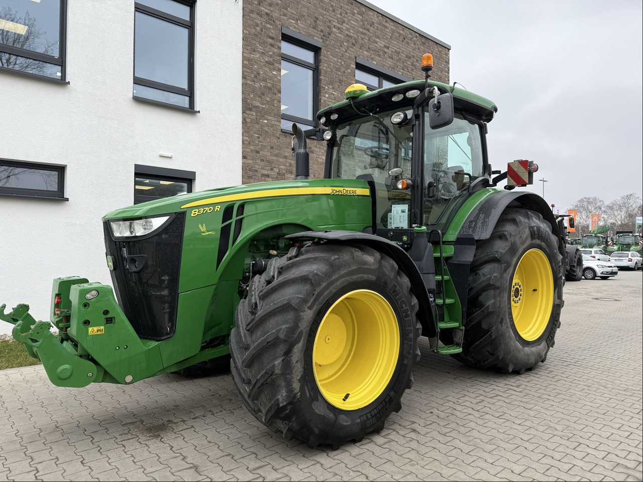 John Deere 8370 R - جرار: صورة 1 John Deere 8370 R - جرار: صورة 1