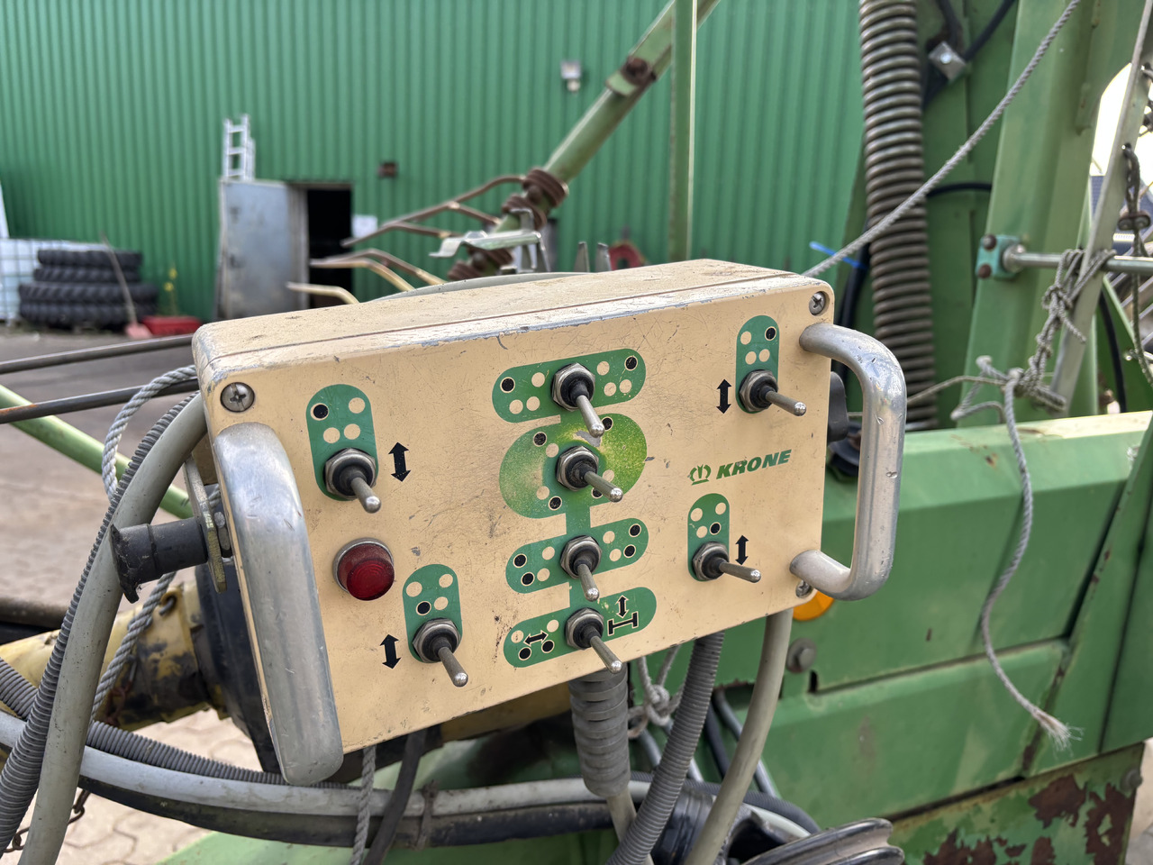 Krone Swadro Serie - نشارة الدريس/ شوكة جرف: صورة 3 Krone Swadro Serie - نشارة الدريس/ شوكة جرف: صورة 3