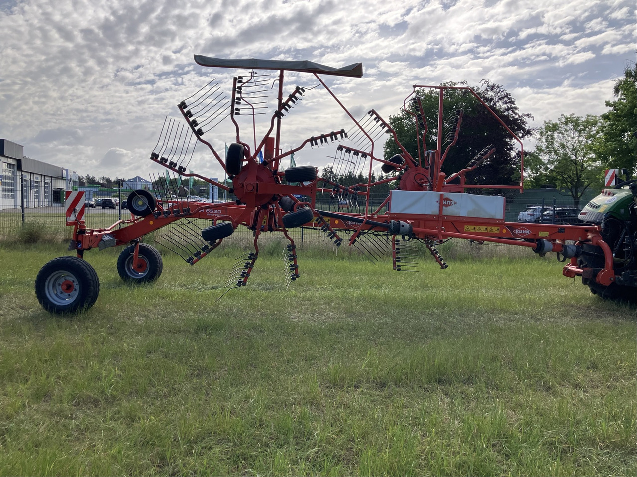 Kuhn 6520 - نشارة الدريس/ شوكة جرف: صورة 3 Kuhn 6520 - نشارة الدريس/ شوكة جرف: صورة 3
