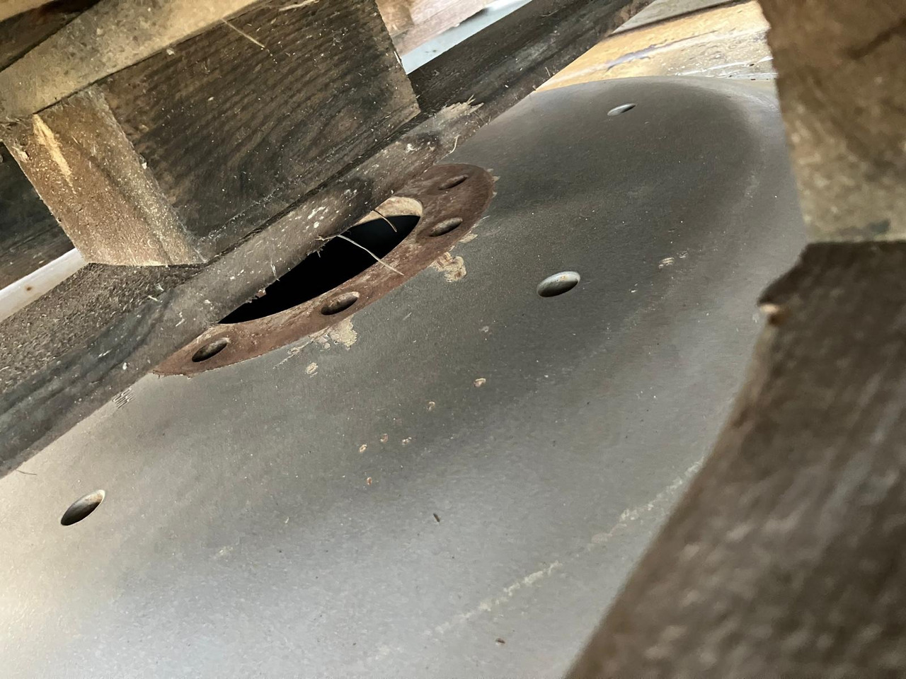 Massey Ferguson 340/95R48 320/95R32 Continental - الإطارات والجنوط: صورة 2 Massey Ferguson 340/95R48 320/95R32 Continental - الإطارات والجنوط: صورة 2