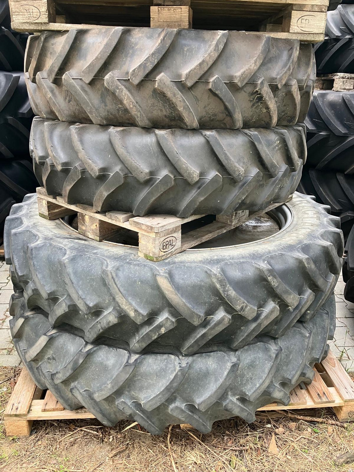 Massey Ferguson 340/95R48 320/95R32 Continental - الإطارات والجنوط: صورة 1 Massey Ferguson 340/95R48 320/95R32 Continental - الإطارات والجنوط: صورة 1