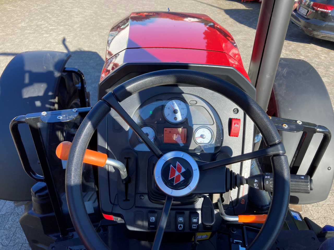 Massey Ferguson 4708 M Plattform Essential - جرار: صورة 3 Massey Ferguson 4708 M Plattform Essential - جرار: صورة 3