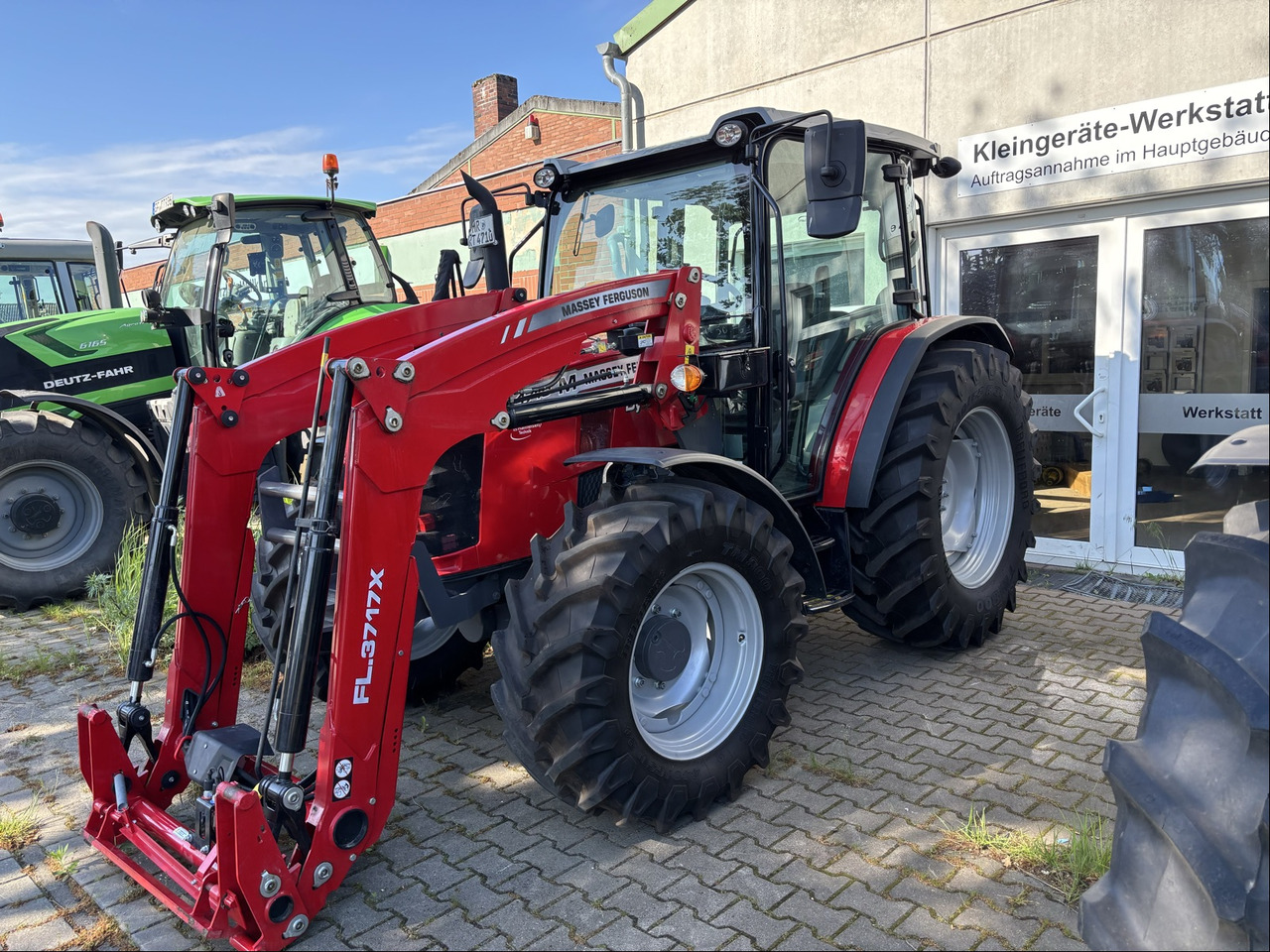 Massey Ferguson 4710 M Cab Essential Dyna 2 - جرار: صورة 1 Massey Ferguson 4710 M Cab Essential Dyna 2 - جرار: صورة 1