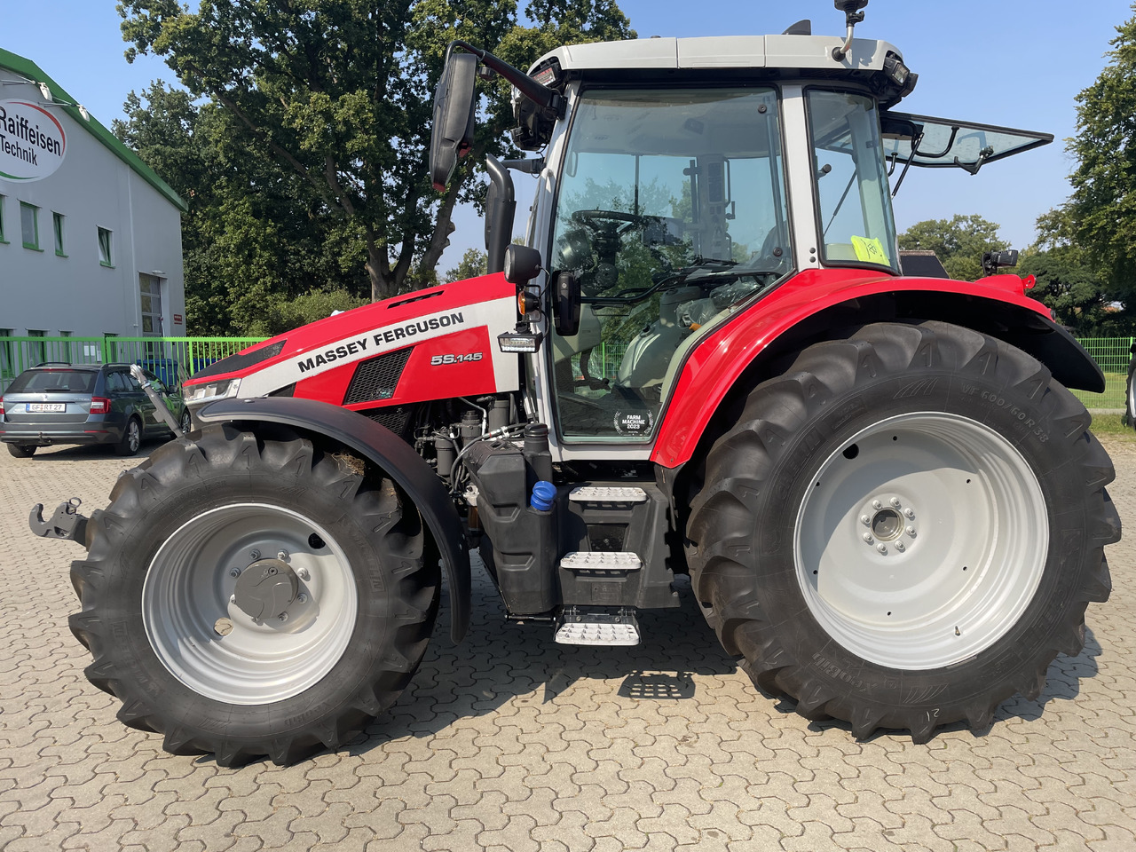 Massey Ferguson 5S.145 Dyna-6 Exclusive - جرار: صورة 1 Massey Ferguson 5S.145 Dyna-6 Exclusive - جرار: صورة 1