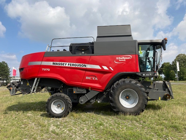 Massey Ferguson 7370 Beta - حصادة: صورة 1 Massey Ferguson 7370 Beta - حصادة: صورة 1