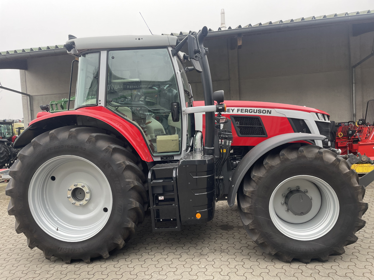 Massey Ferguson 7S.210 Dyna-VT EXCLUS - جرار: صورة 1 Massey Ferguson 7S.210 Dyna-VT EXCLUS - جرار: صورة 1