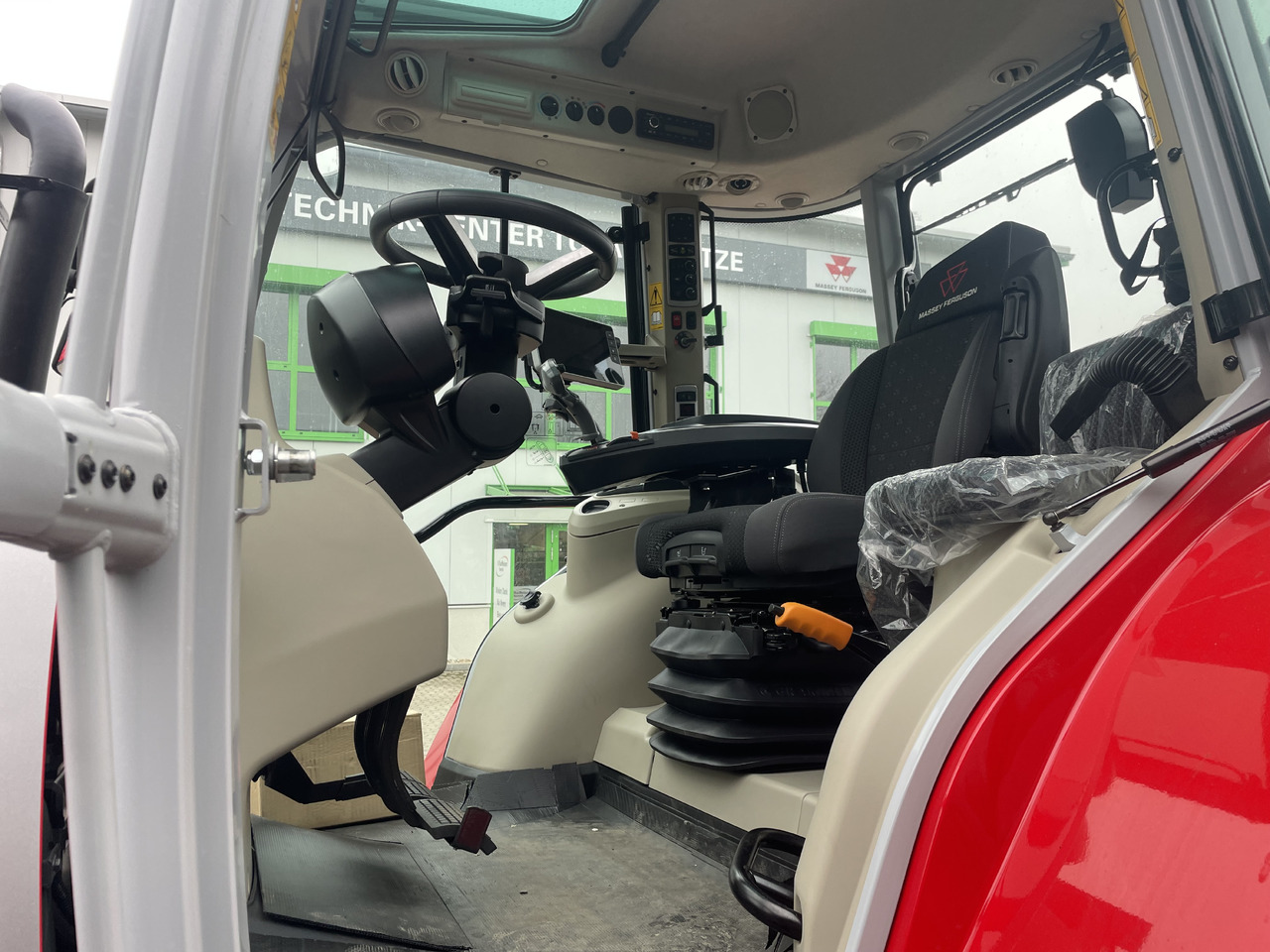 Massey Ferguson 7S.210 Dyna-VT EXCLUS - جرار: صورة 4 Massey Ferguson 7S.210 Dyna-VT EXCLUS - جرار: صورة 4