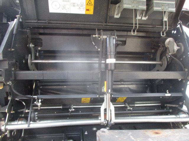 Massey Ferguson MF 716 Press-Wickel-Komb - ماكينات نشر التبن: صورة 4 Massey Ferguson MF 716 Press-Wickel-Komb - ماكينات نشر التبن: صورة 4