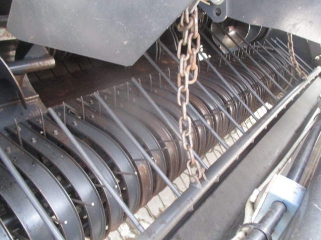 Massey Ferguson MF 716 Press-Wickel-Komb - ماكينات نشر التبن: صورة 5 Massey Ferguson MF 716 Press-Wickel-Komb - ماكينات نشر التبن: صورة 5