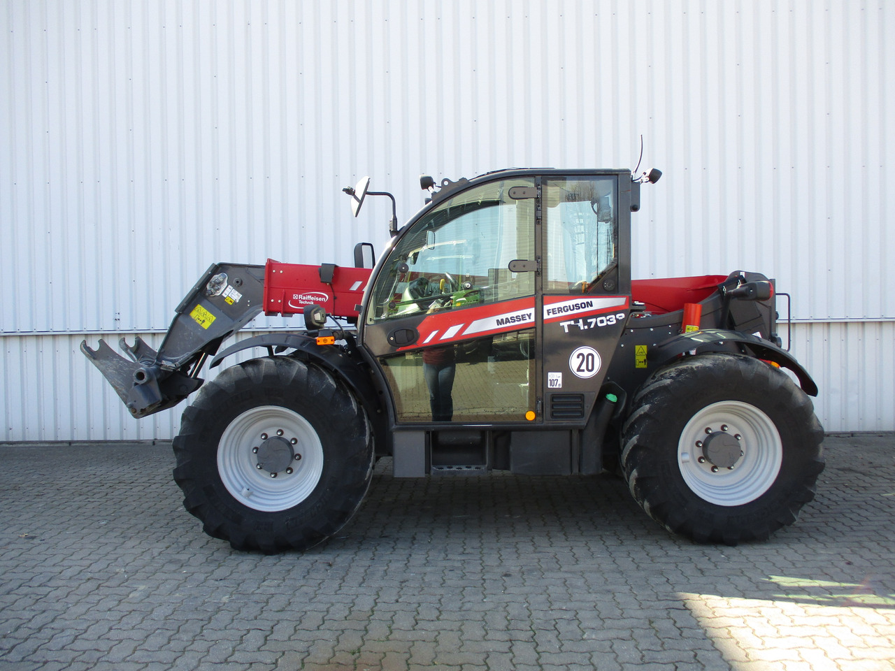 Massey Ferguson TH 7038 T4f - اللودر: صورة 1 Massey Ferguson TH 7038 T4f - اللودر: صورة 1