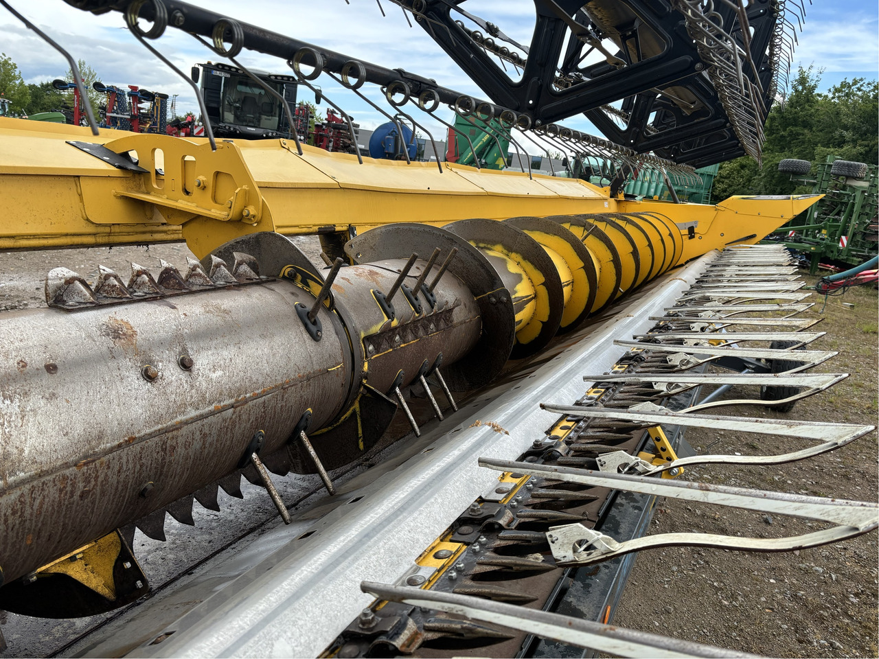 New Holland Schneidwerk Varifeed12.5 - حصادة: صورة 2 New Holland Schneidwerk Varifeed12.5 - حصادة: صورة 2