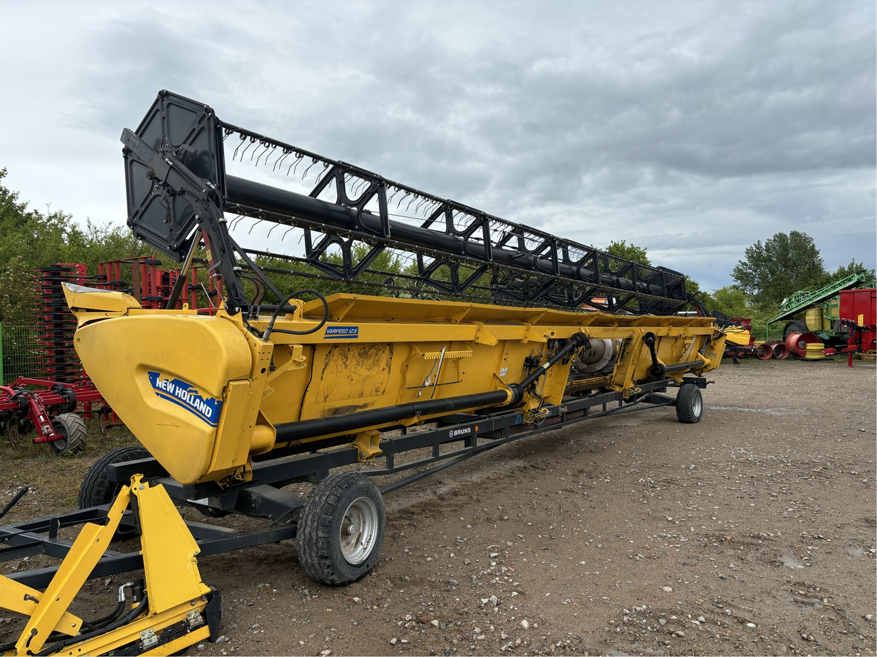 New Holland Schneidwerk Varifeed12.5 - حصادة: صورة 1 New Holland Schneidwerk Varifeed12.5 - حصادة: صورة 1