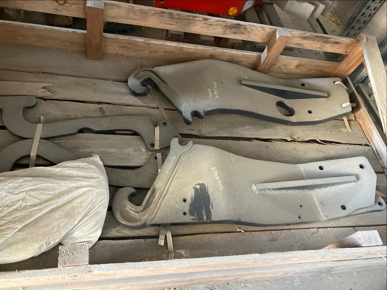 Stoll Frontladerkonsolen für 500er - مغراف أمامي للجرار: صورة 1 Stoll Frontladerkonsolen für 500er - مغراف أمامي للجرار: صورة 1