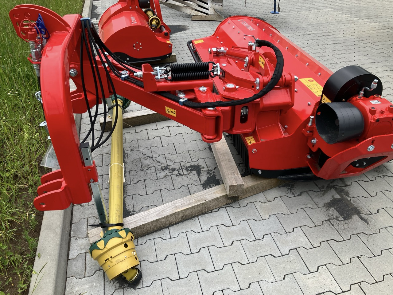 Tehnos Mulcher MB 220R PROFI LW - التقطيع جزازة: صورة 2 Tehnos Mulcher MB 220R PROFI LW - التقطيع جزازة: صورة 2