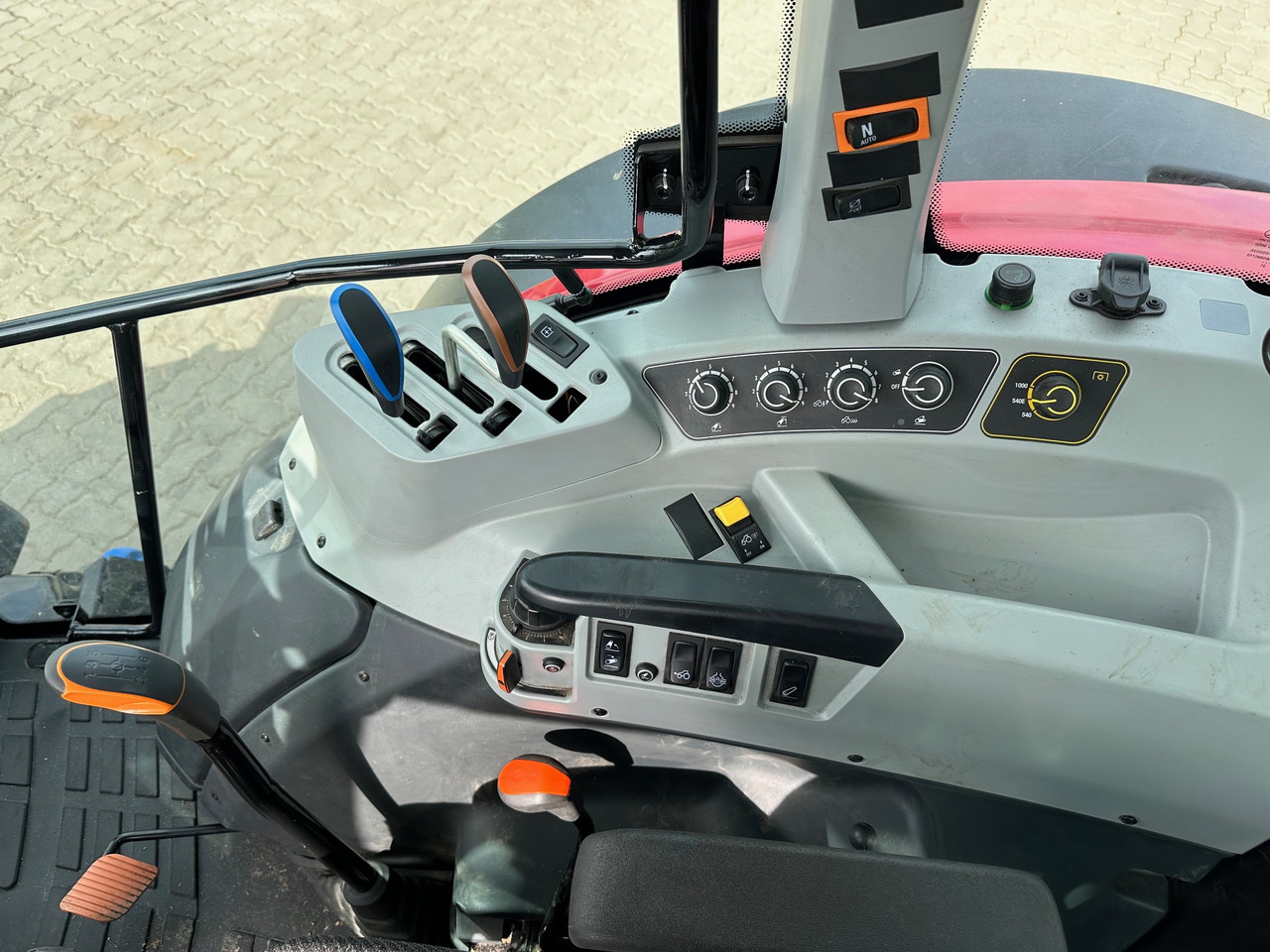 Valtra A105 MH - جرار: صورة 3 Valtra A105 MH - جرار: صورة 3