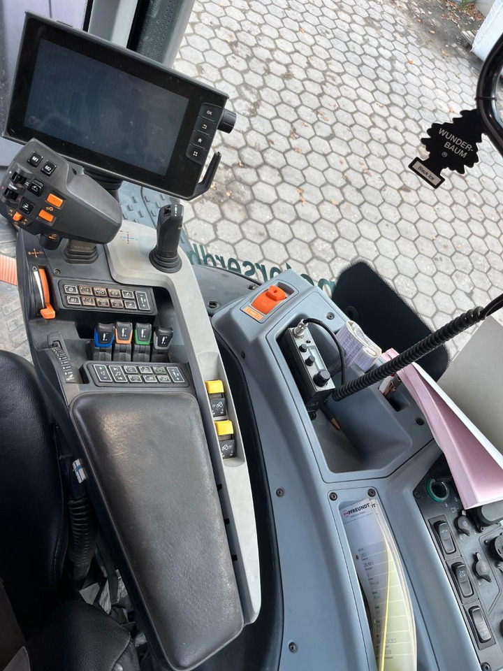 Valtra T214 Direct TwinTrac - جرار: صورة 3 Valtra T214 Direct TwinTrac - جرار: صورة 3