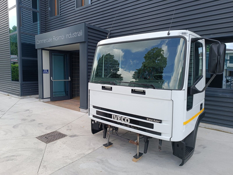 Iveco Eurocargo EURO 3 - الكابينة والداخلية - شاحنة: صورة 1 Iveco Eurocargo EURO 3 - الكابينة والداخلية - شاحنة: صورة 1