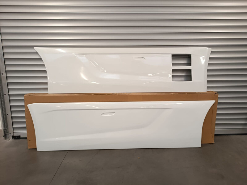 Iveco S WAY EURO 6 - ADBlue steps / scalini ADBlue - الإيروديناميكية/ الجناح الخلفي - شاحنة: صورة 1 Iveco S WAY EURO 6 - ADBlue steps / scalini ADBlue - الإيروديناميكية/ الجناح الخلفي - شاحنة: صورة 1