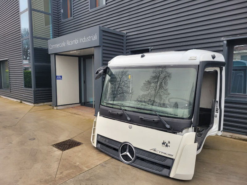 Mercedes-Benz Arocs - Actros Classicspace - الكابينة والداخلية - شاحنة: صورة 1 Mercedes-Benz Arocs - Actros Classicspace - الكابينة والداخلية - شاحنة: صورة 1