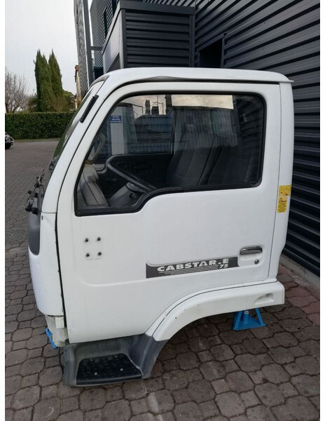 Nissan CABSTAR (1996-2006) - الكابينة والداخلية - شاحنة: صورة 5 Nissan CABSTAR (1996-2006) - الكابينة والداخلية - شاحنة: صورة 5