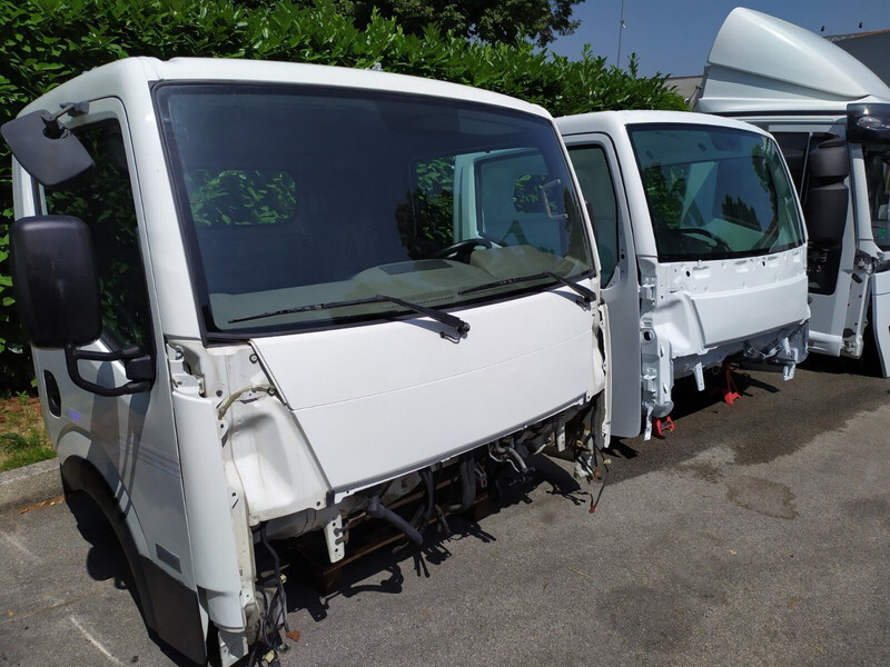 Nissan Cabstar (2007-2013) - الكابينة والداخلية - شاحنة: صورة 1 Nissan Cabstar (2007-2013) - الكابينة والداخلية - شاحنة: صورة 1
