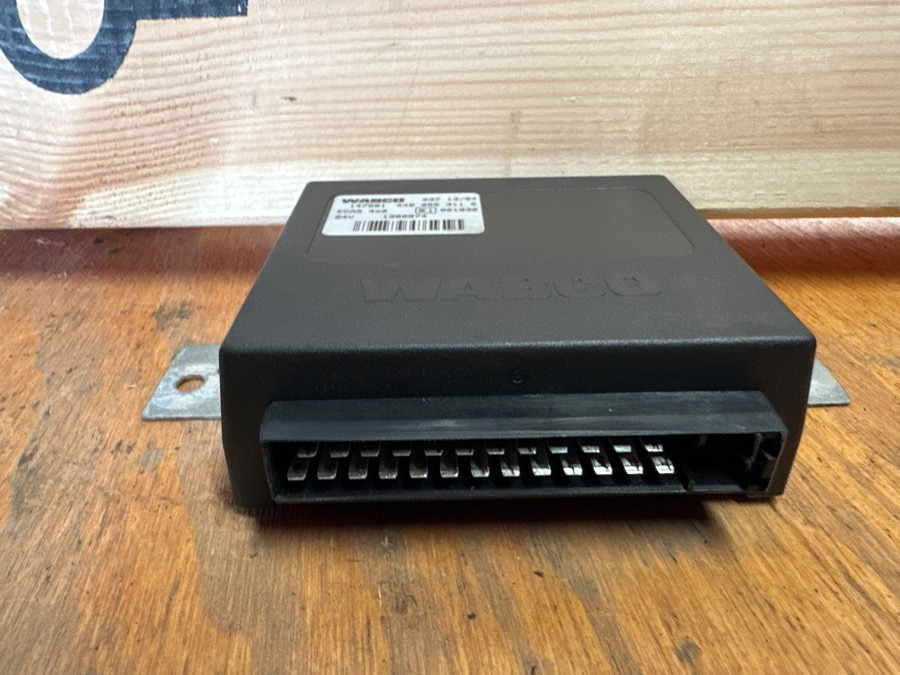 DAF ECU ECAS 1380874 - النظام الكهربائي - شاحنة: صورة 1 DAF ECU ECAS 1380874 - النظام الكهربائي - شاحنة: صورة 1