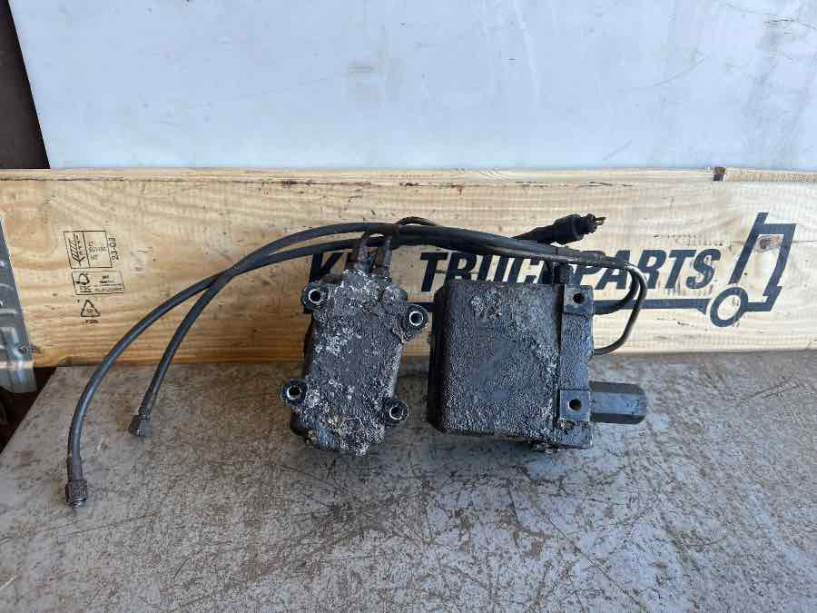 MAN CAB TILT PUMP 85.41723-6019 + 85.41723-6022 - الكابينة والداخلية - شاحنة: صورة 2 MAN CAB TILT PUMP 85.41723-6019 + 85.41723-6022 - الكابينة والداخلية - شاحنة: صورة 2