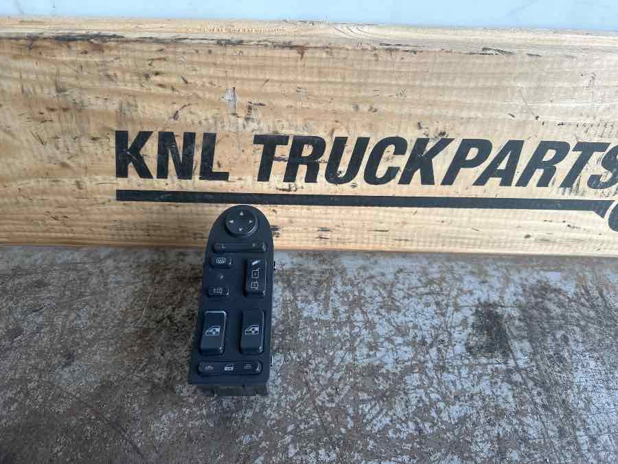 MAN DOOR MODULE 81.25806-7098 - النظام الكهربائي - شاحنة: صورة 1 MAN DOOR MODULE 81.25806-7098 - النظام الكهربائي - شاحنة: صورة 1