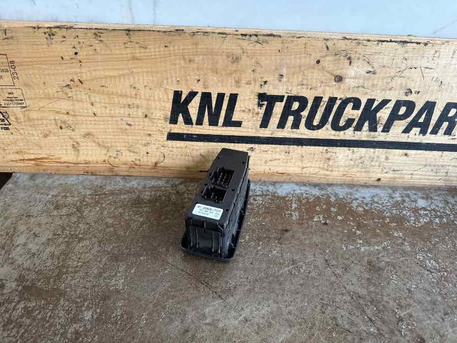 MAN ECU DOOR 81.25806-7107 - الكابينة والداخلية - شاحنة: صورة 2 MAN ECU DOOR 81.25806-7107 - الكابينة والداخلية - شاحنة: صورة 2