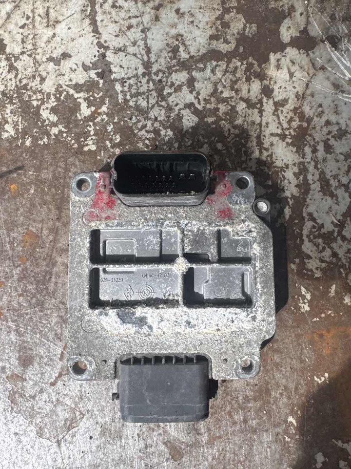 MAN ECU EST54 81.25810-1016 - النظام الكهربائي - شاحنة: صورة 2 MAN ECU EST54 81.25810-1016 - النظام الكهربائي - شاحنة: صورة 2