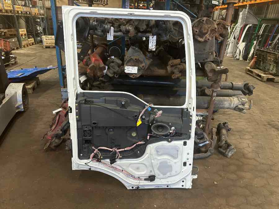 MAN LEFT DOOR 81.62600-4131 - الكابينة والداخلية - شاحنة: صورة 2 MAN LEFT DOOR 81.62600-4131 - الكابينة والداخلية - شاحنة: صورة 2