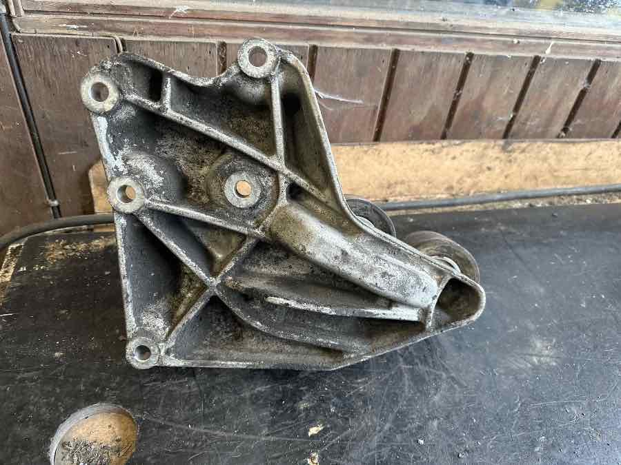 MERCEDES BRACKET A4712344340 - قطع الغيار - حافلة: صورة 2 MERCEDES BRACKET A4712344340 - قطع الغيار - حافلة: صورة 2