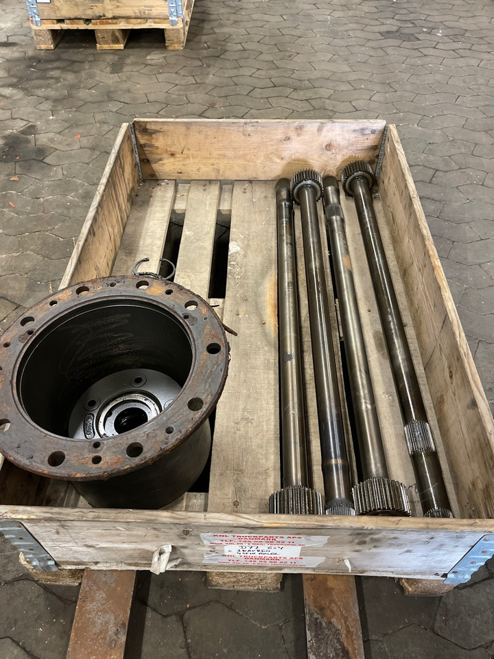 MERCEDES HUBREDUCTION A0003500433 - محور - شاحنة: صورة 1 MERCEDES HUBREDUCTION A0003500433 - محور - شاحنة: صورة 1